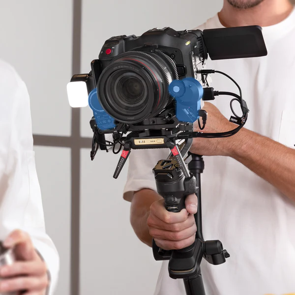 لرزشگیر دوربین ژیون کرین 4 - Zhiyun CRANE 4