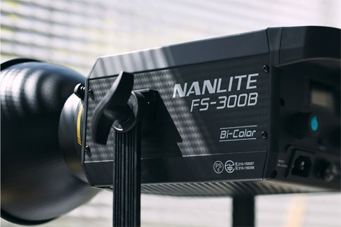 نور ثابت نانلایت Nanlite FS-300B Bi-Color/نماکم