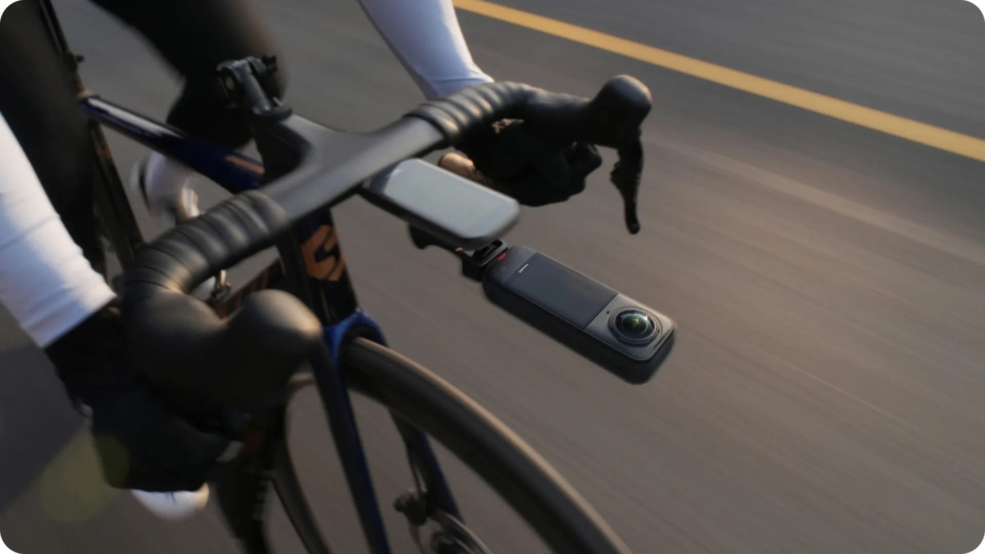 صفحه‌نمایش Insta360/X5/نماکم