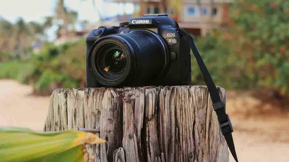 Canon EOS R10 Mirrorless Camera with 18-45mm Lens USED/نماکم