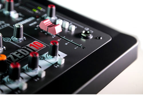 میکسر هیبریدی و کارت صدا Allen Heath ZEDi-10 – کارکرده/نماکم
