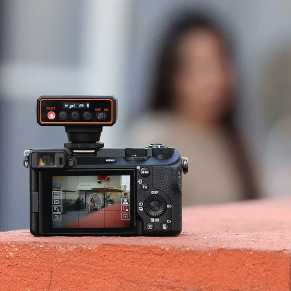 مینی فلاش اکسترنال دوربین اولانزی F12 Mini Camera Flash Speedlite/نماکم