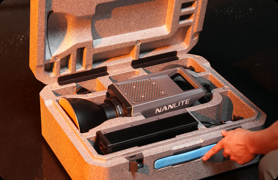 اسپات‌لایت LED تمام‌رنگ نانلایت FC500C RGB/نماکم